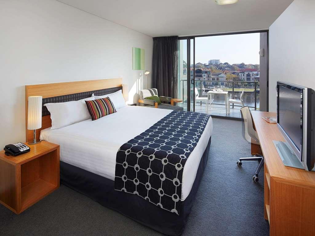 East Perth Suites Hotel Eksteriør billede