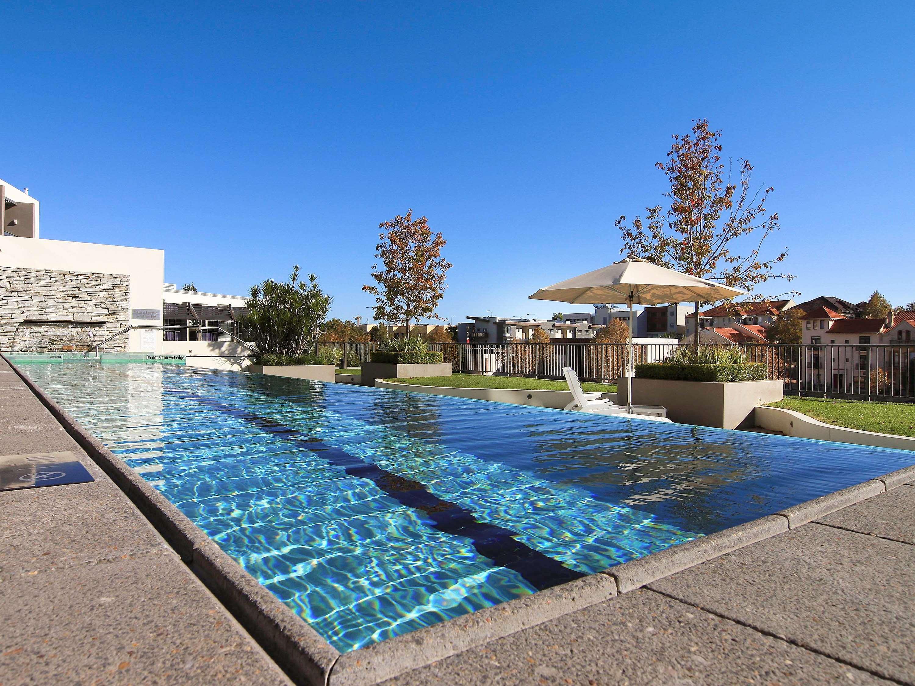 East Perth Suites Hotel Eksteriør billede