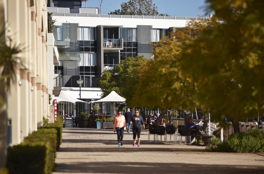 East Perth Suites Hotel Eksteriør billede
