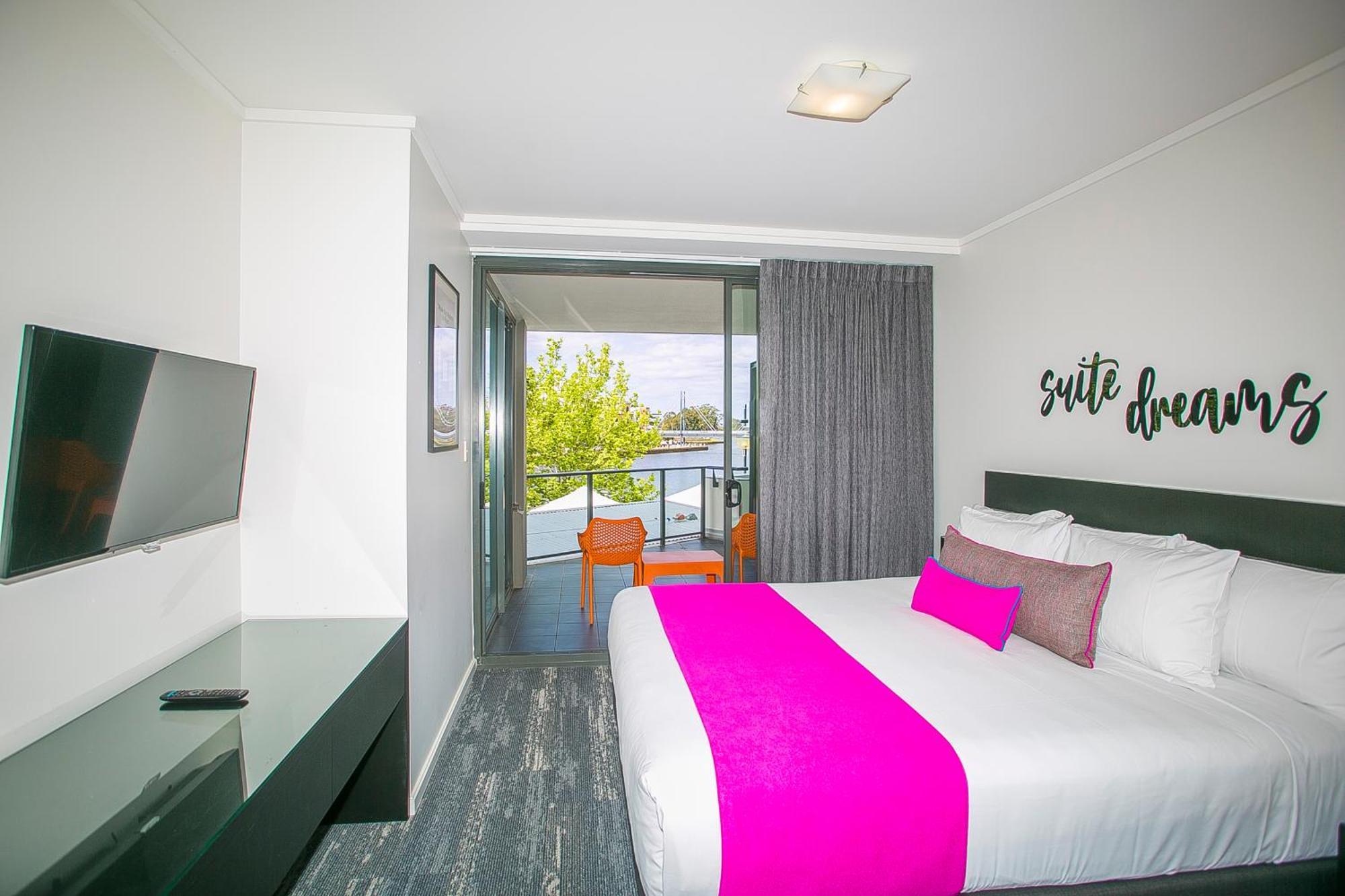 East Perth Suites Hotel Eksteriør billede