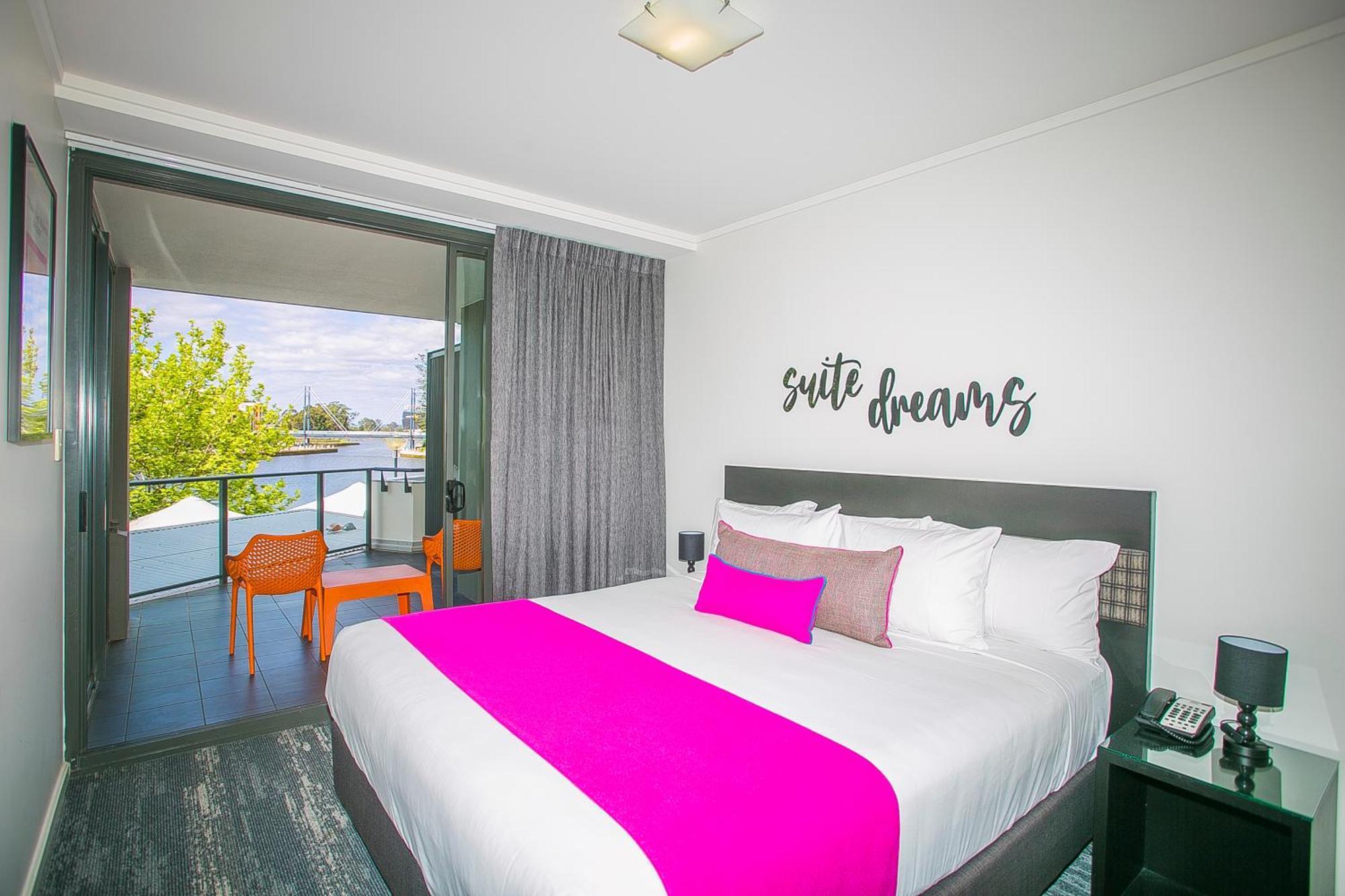 East Perth Suites Hotel Eksteriør billede