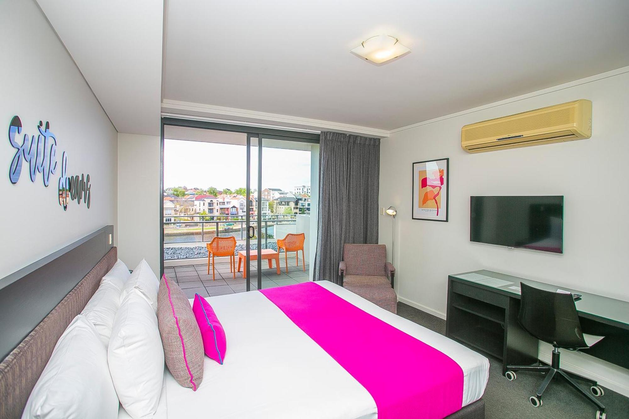 East Perth Suites Hotel Eksteriør billede