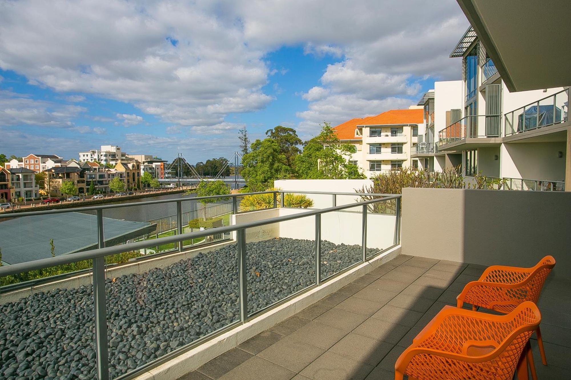East Perth Suites Hotel Eksteriør billede