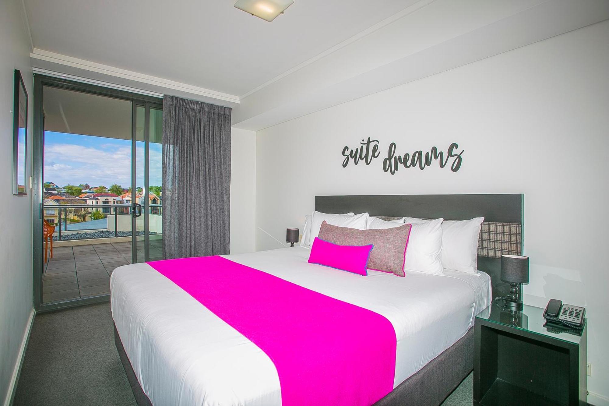 East Perth Suites Hotel Eksteriør billede