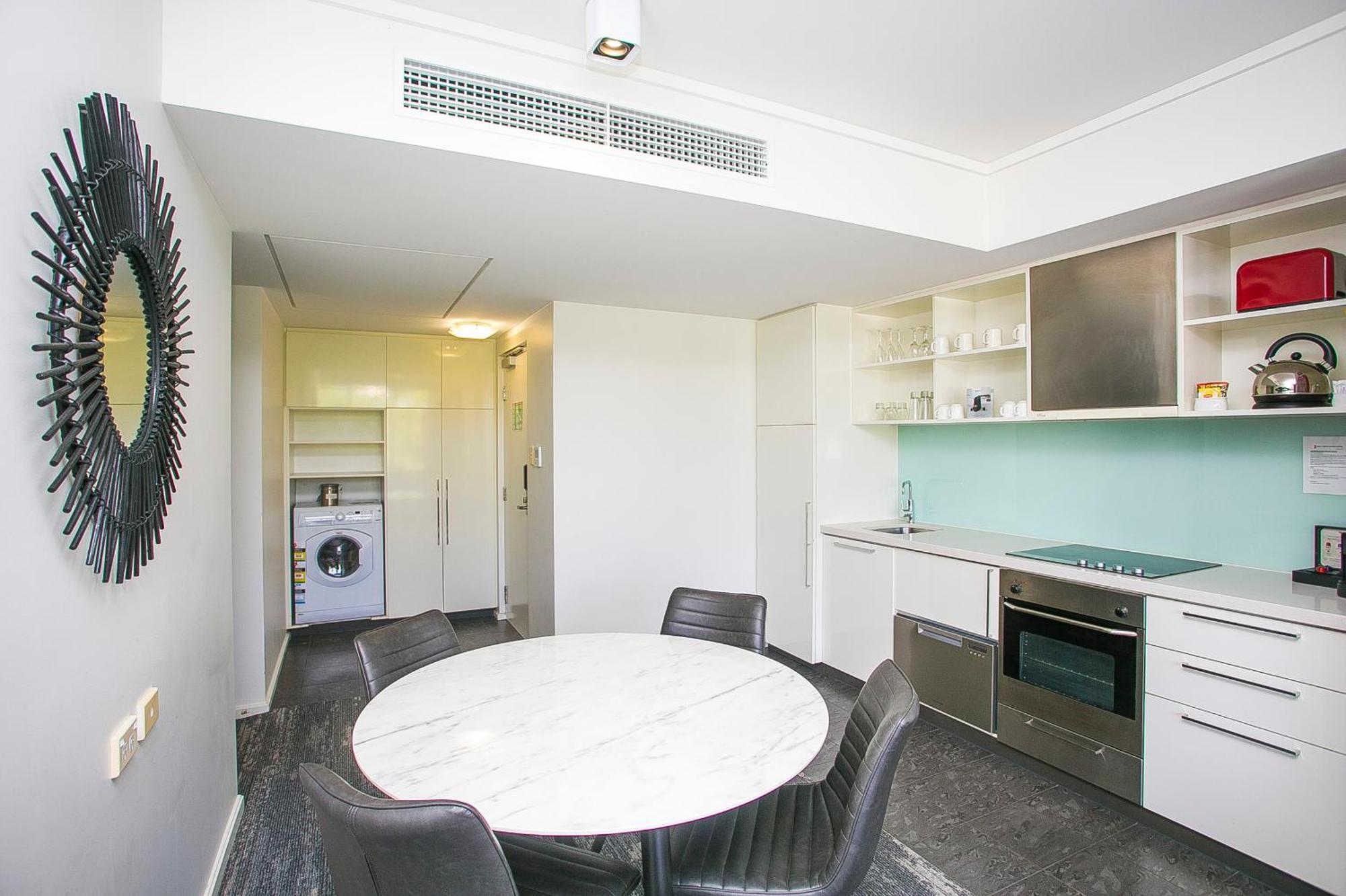 East Perth Suites Hotel Eksteriør billede